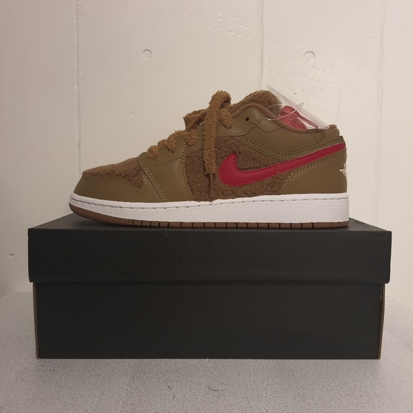 Jordan 1 low Teddy Bear 6.5Y/ 8 Womens - Picture 3 of 9